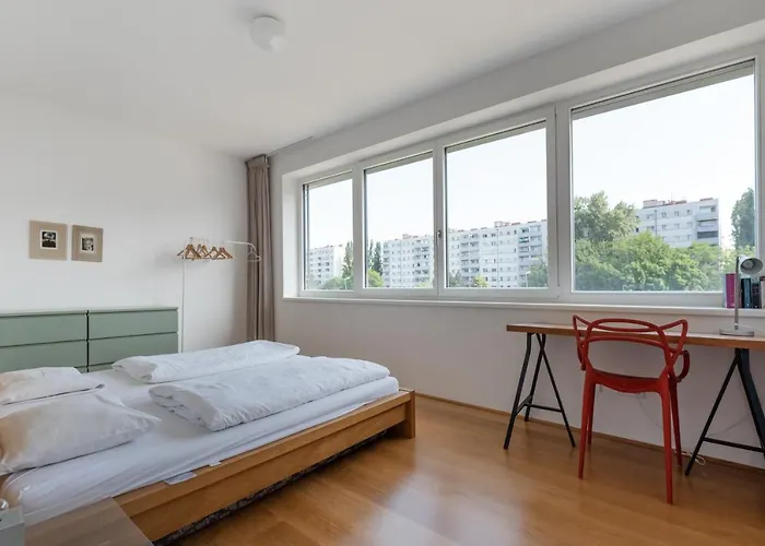 Neu Zentral Und Ruhig An Der U2 / Stadion Apartamento *