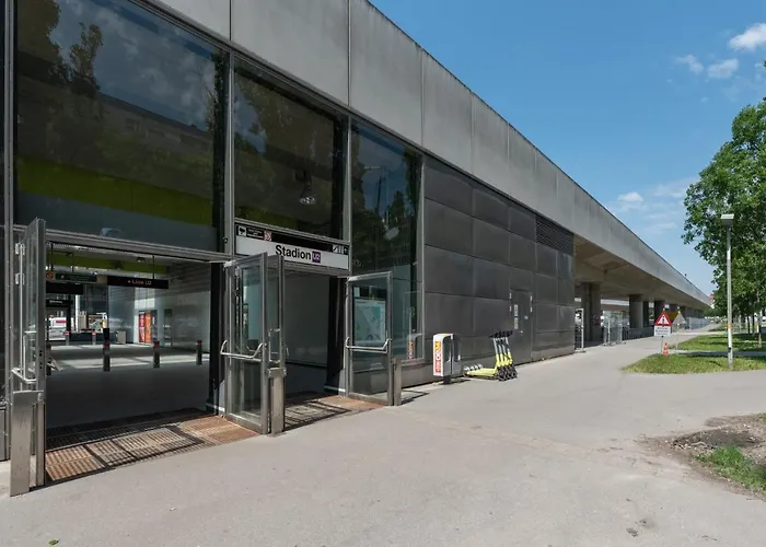 Apartamento Neu Zentral Und Ruhig An Der U2 / Stadion *